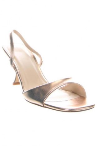 Сандали Unbranded, Размер 41, Цвят Златист, Цена 62,00 лв.