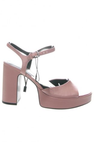 Сандали Zara, Размер 39, Цвят Пепел от рози, Цена 73,15 лв.