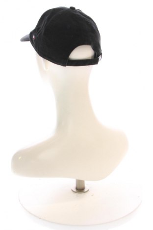 Шапка Tommy Hilfiger, Цвят Черен, Цена 60,99 лв.