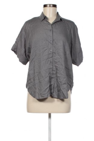 Γυναικείο πουκάμισο Monki, Μέγεθος XS, Χρώμα Γκρί, Τιμή 9,60 €