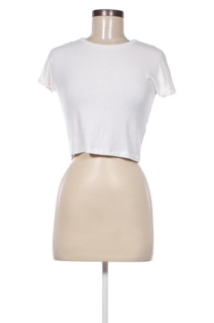Дамска тениска Zara Trafaluc, Размер M, Цвят Бял, Цена 7,60 лв.
