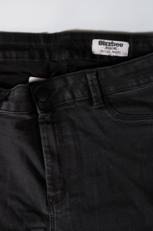 Damen Jeans Bizzbee, Größe S, Farbe Grau, Preis 20,18 €
