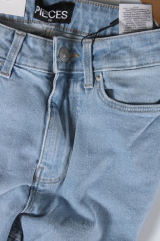 Dámske džínsy  Pieces, Veľkosť XS, Farba Modrá, Cena  5,26 €