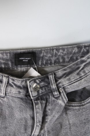Dámske džínsy  Vero Moda, Veľkosť XS, Farba Sivá, Cena  8,41 €