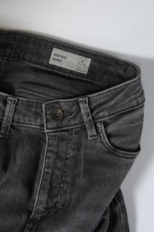 Dámske džínsy  Vero Moda, Veľkosť XS, Farba Sivá, Cena  7,01 €