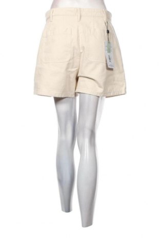 Γυναικείο κοντό παντελόνι Aigle, Μέγεθος M, Χρώμα Εκρού, Τιμή 70,10 €