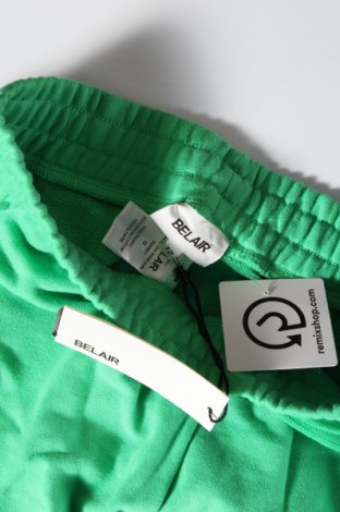 Дамски къс панталон BelAir, Размер M, Цвят Зелен, Цена 102,00 лв.