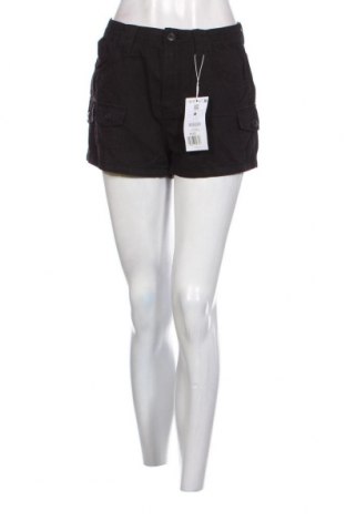 Дамски къс панталон Bershka, Размер S, Цвят Черен, Цена 18,91 лв.