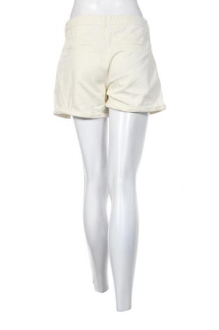Pantaloni scurți de femei Camaieu, Mărime M, Culoare Ecru, Preț 34,67 Lei