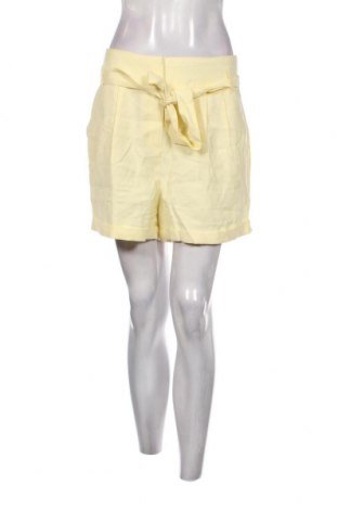 Дамски къс панталон Camaieu, Размер M, Цвят Жълт, Цена 13,02 лв.