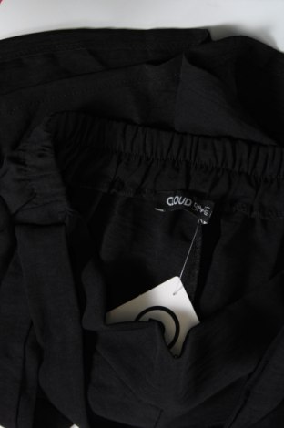 Γυναικείο κοντό παντελόνι Cloud 5ive, Μέγεθος L, Χρώμα Μαύρο, Τιμή 5,43 €