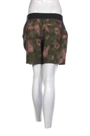 Дамски къс панталон Dakine, Размер M, Цвят Многоцветен, Цена 12,48 лв.