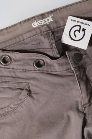 Дамски къс панталон Eksept, Размер M, Цвят Сив, Цена 33,00 лв.