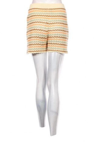Γυναικείο κοντό παντελόνι Pieces, Μέγεθος S, Χρώμα Πολύχρωμο, Τιμή 6,39 €