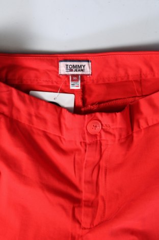 Дамски къс панталон Tommy Hilfiger, Размер XL, Цвят Червен, Цена 40,80 лв.