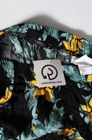 Дамски къс панталон Trendyol, Размер M, Цвят Многоцветен, Цена 72,00 лв.