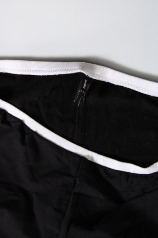 Damen Shorts Undiz, Größe L, Farbe Schwarz, Preis 4,08 €