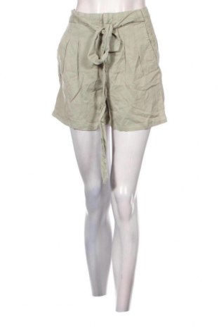 Дамски къс панталон Vero Moda, Размер S, Цвят Зелен, Цена 19,60 лв.