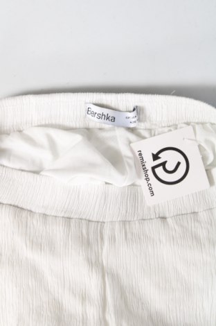 Γυναικείο παντελόνι Bershka, Μέγεθος S, Χρώμα Λευκό, Τιμή 14,23 €