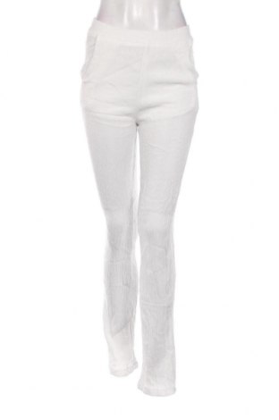 Γυναικείο παντελόνι Bershka, Μέγεθος S, Χρώμα Λευκό, Τιμή 14,23 €