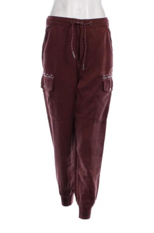 Дамски панталон Desigual, Размер M, Цвят Червен, Цена 146,00 лв.