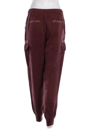 Дамски панталон Desigual, Размер M, Цвят Червен, Цена 146,00 лв.