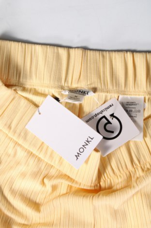 Дамски панталон Monki, Размер L, Цвят Жълт, Цена 14,21 лв.