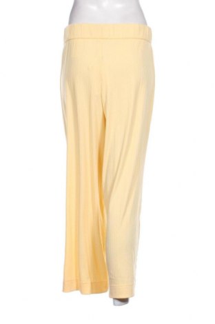 Дамски панталон Monki, Размер M, Цвят Жълт, Цена 14,21 лв.