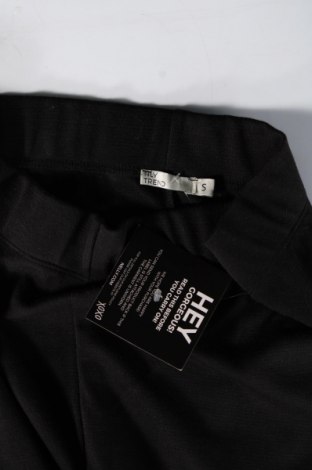 Дамски панталон Nly Trend, Размер S, Цвят Черен, Цена 13,80 лв.