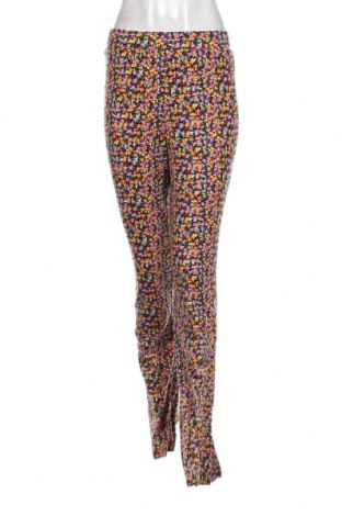 Дамски панталон Pieces, Размер M, Цвят Многоцветен, Цена 18,36 лв.