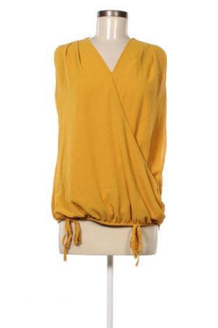 Γυναικείο αμάνικο μπλουζάκι Styleboom, Μέγεθος M, Χρώμα Κίτρινο, Τιμή 7,90 €