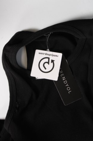 Γυναικείο αμάνικο μπλουζάκι Trendyol, Μέγεθος L, Χρώμα Μαύρο, Τιμή 3,14 €