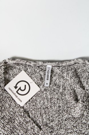 Γυναικείο πουλόβερ Essentials, Μέγεθος M, Χρώμα Πολύχρωμο, Τιμή 2,33 €