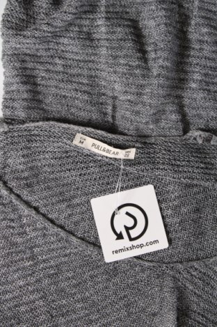 Γυναικείο πουλόβερ Pull&Bear, Μέγεθος M, Χρώμα Γκρί, Τιμή 2,15 €