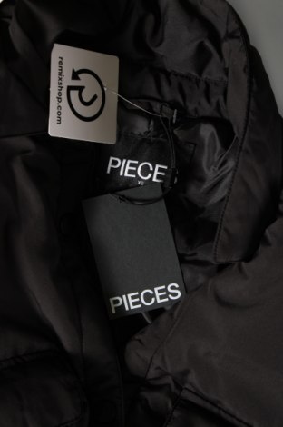 Дамско яке Pieces, Размер XS, Цвят Черен, Цена 35,26 лв.