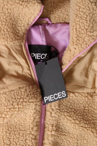 Γυναικείο μπουφάν Pieces, Μέγεθος XS, Χρώμα  Μπέζ, Τιμή 15,64 €
