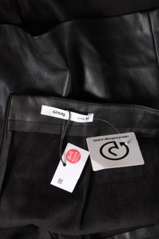 Δερμάτινη φούστα Sinsay, Μέγεθος M, Χρώμα Μαύρο, Τιμή 3,53 €
