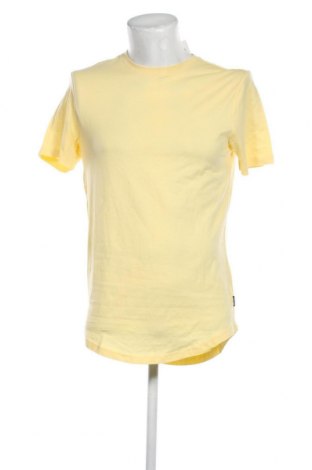 Ανδρικό t-shirt Only & Sons, Μέγεθος S, Χρώμα Κίτρινο, Τιμή 7,25 €