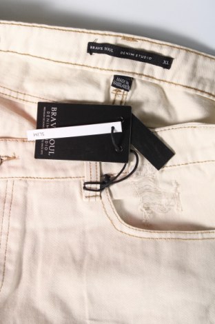 Ανδρικό κοντό παντελόνι Brave Soul, Μέγεθος XL, Χρώμα Εκρού, Τιμή 29,90 €