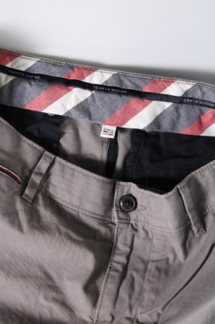Pantaloni scurți de bărbați Tommy Hilfiger, Mărime L, Culoare Gri, Preț 197,37 Lei