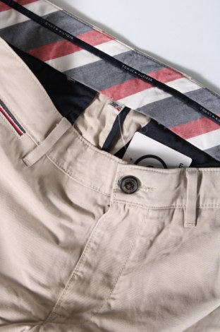 Herren Shorts Tommy Hilfiger, Größe M, Farbe Beige, Preis 104,38 €