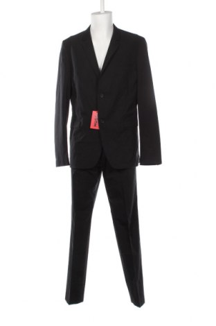 Мъжки костюм Hugo Boss, Размер L, Цвят Черен, Цена 371,40 лв.