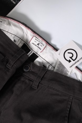 Pantaloni de bărbați Jack & Jones, Mărime M, Culoare Negru, Preț 53,95 Lei