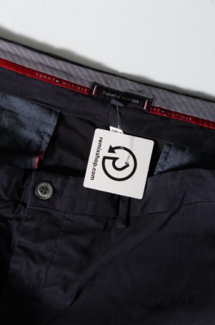 Pantaloni de bărbați Tommy Hilfiger, Mărime XL, Culoare Albastru, Preț 628,29 Lei