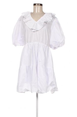 Kleid Defacto, Größe L, Farbe Weiß, Preis 8,54 €