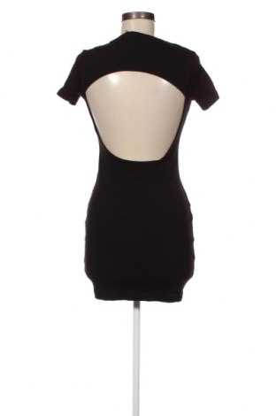 Φόρεμα Pull&Bear, Μέγεθος M, Χρώμα Μαύρο, Τιμή 4,98 €