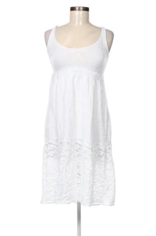 Φόρεμα Styleboom, Μέγεθος M, Χρώμα Λευκό, Τιμή 23,71 €