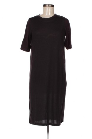 Šaty  Vero Moda, Veľkosť XS, Farba Čierna, Cena  4,73 €