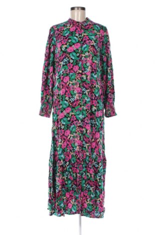 Kleid Y.A.S, Größe L, Farbe Mehrfarbig, Preis € 31,57