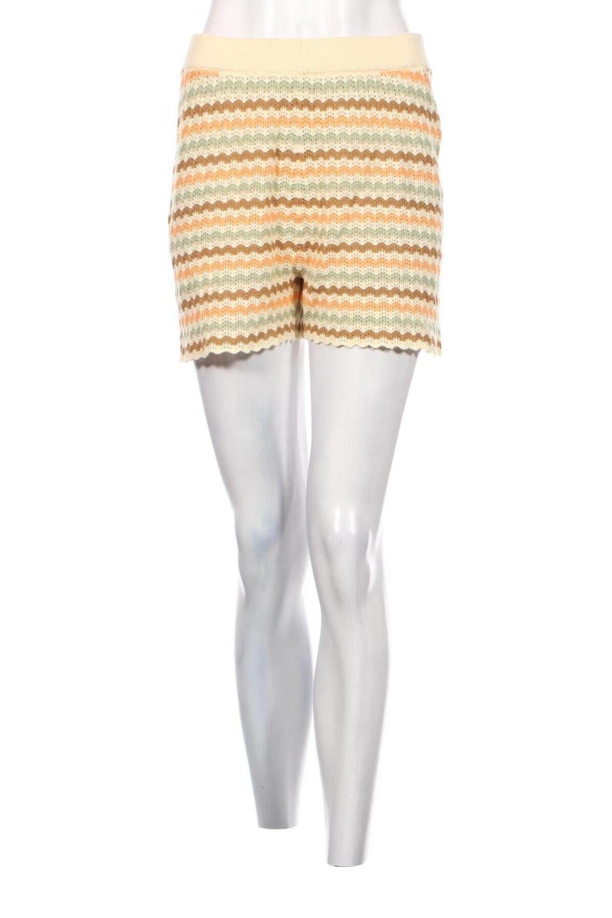 Γυναικείο κοντό παντελόνι Pieces, Μέγεθος S, Χρώμα Πολύχρωμο, Τιμή 6,39 €